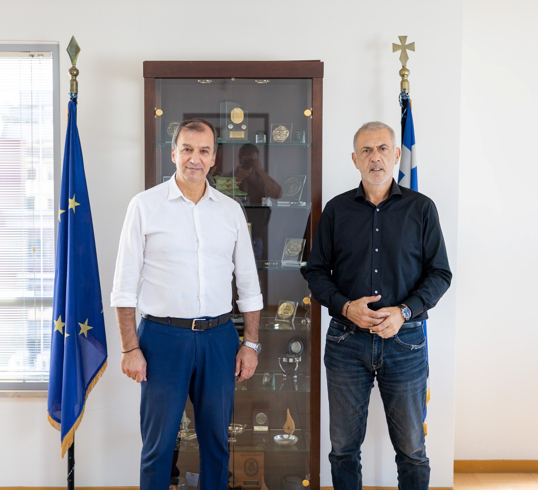 Συνάντηση του δημάρχου Πειραιά Γιάννη Μώραλη με τον νέο αντιπεριφερειάρχη Πειραιά
