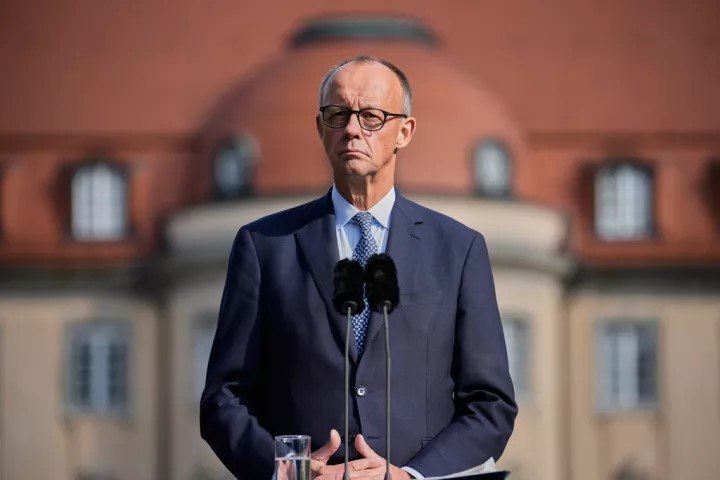 Φρίντριχ Μερτς: Υπερασπιστείτε τον γερμανικό τρόπο ζωής στην 35η επέτειο από την επανένωση