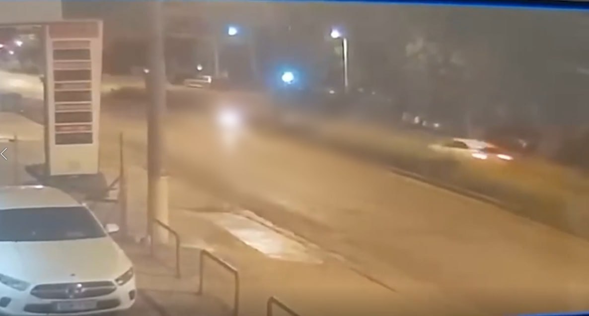 Σοκαριστικό βίντεο ντοκουμέντο από το θανατηφόρο τροχαίο στην Αργυρούπολη με θύματα δύο νέους