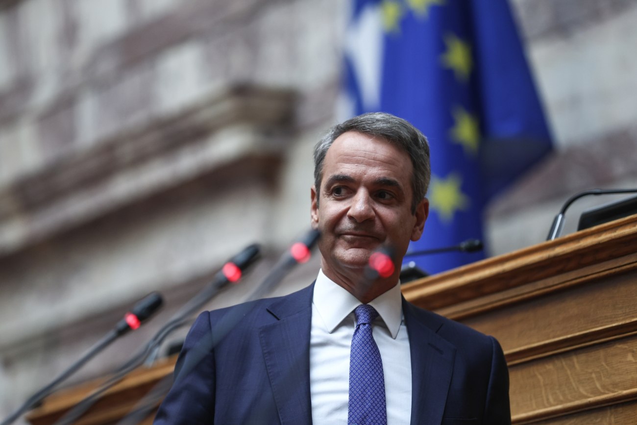 Η αναστάτωση στη γαλάζια Κοινοβουλευτική Ομάδα και η απομάκρυνση του Μαξίμου