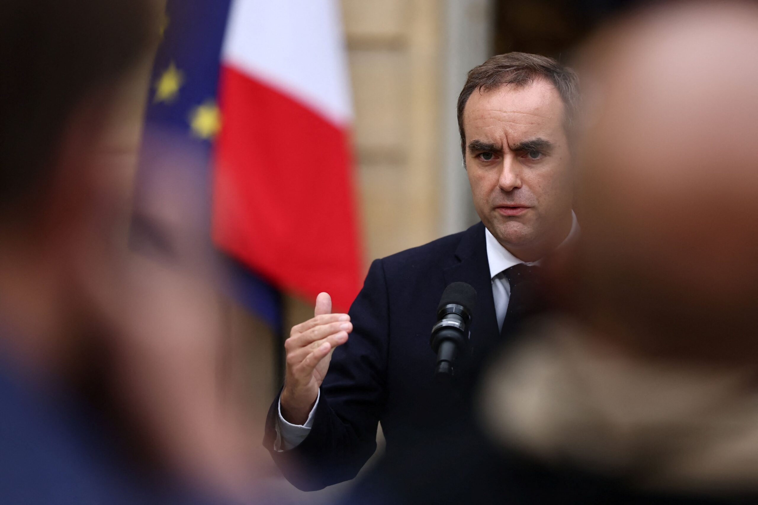 Αναταράξεις στην αγορά: Η παραίτηση Λεκορνί πλήττει τις γαλλικές τράπεζες