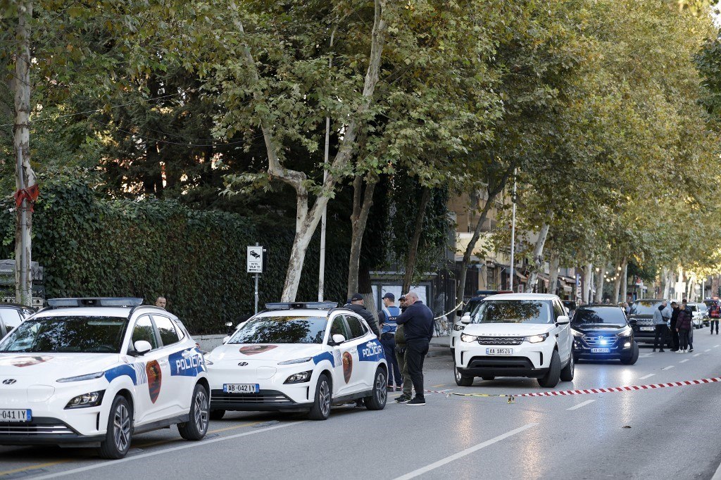 Δολοφονία δικαστή στα Τίρανα: Πυροβολισμοί μέσα στο Εφετείο