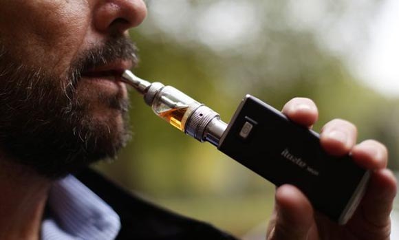Η αύξηση των απομιμήσεων ηλεκτρονικών τσιγάρων και η ανησυχία για την υγεία
