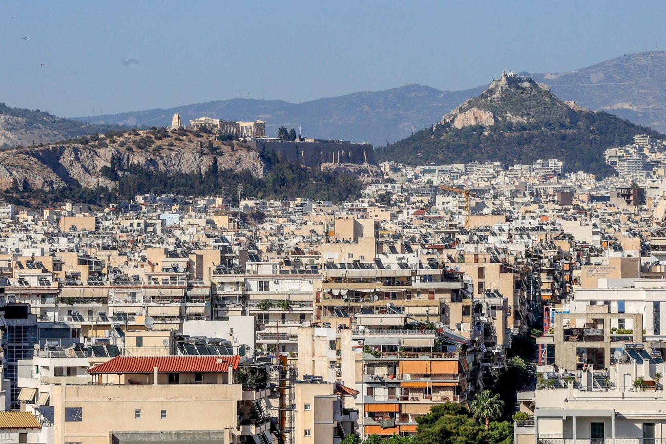 Ακίνητα: Επιβράδυνση στις αγοραπωλησίες, αύξηση στις γονικές παροχές