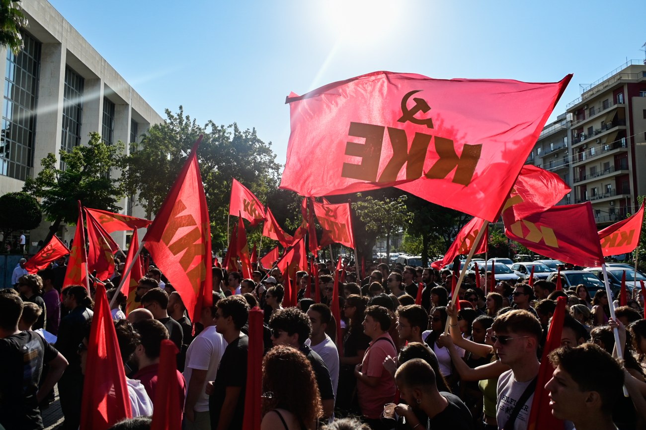 Ευρωβουλευτές του ΚΚΕ καταγγέλλουν την αποφυλάκιση του ναζιστή εγκληματία Μιχαλολιάκου