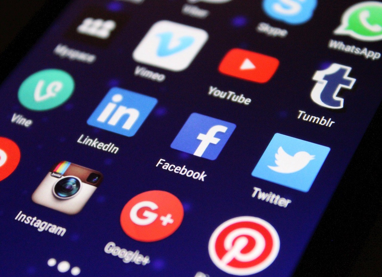 Δανία: Απαγόρευση των social media για ανήλικους κάτω των 15 ετών