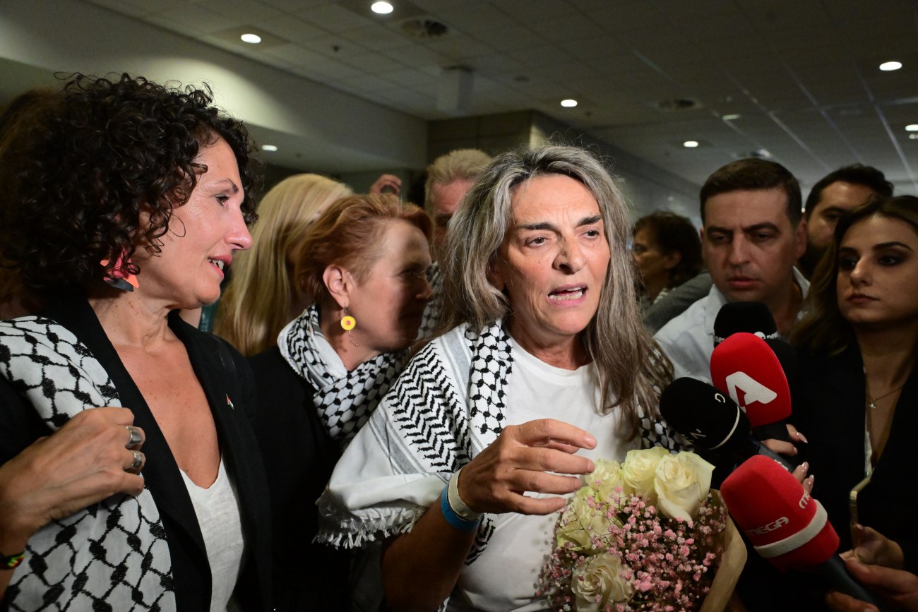 Πέτη Πέρκα: Στις φυλακές του Ισραήλ μας κρατούσαν με τα όπλα τεταμένα, χέρια δεμένα για έξι ώρες