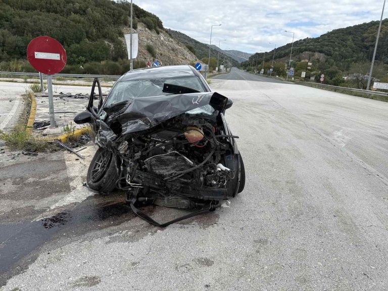 Σοβαρό τροχαίο ατύχημα στη Θεσπρωτία: Ζευγάρι ηλικιωμένων στο νοσοκομείο