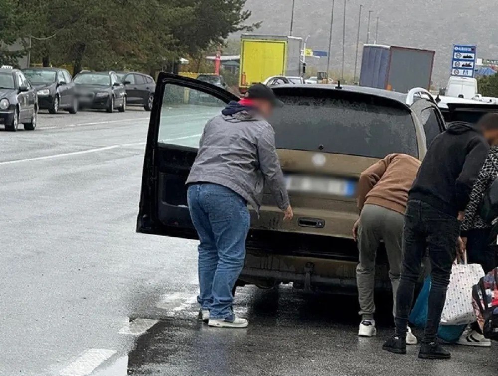 Θεσσαλονίκη: Επιτήδειοι μετατρέπουν αυτοκίνητα σε ταξί με ξένες πινακίδες, πρόστιμα 18.000 ευρώ