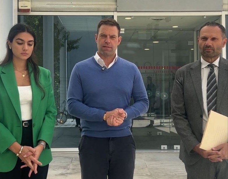 Ο Στέφανος Κασσελάκης υπέβαλε συμπληρωματική αναφορά στην ευρωπαϊκή εισαγγελία κατά του Λευτέρη Αυγενάκη