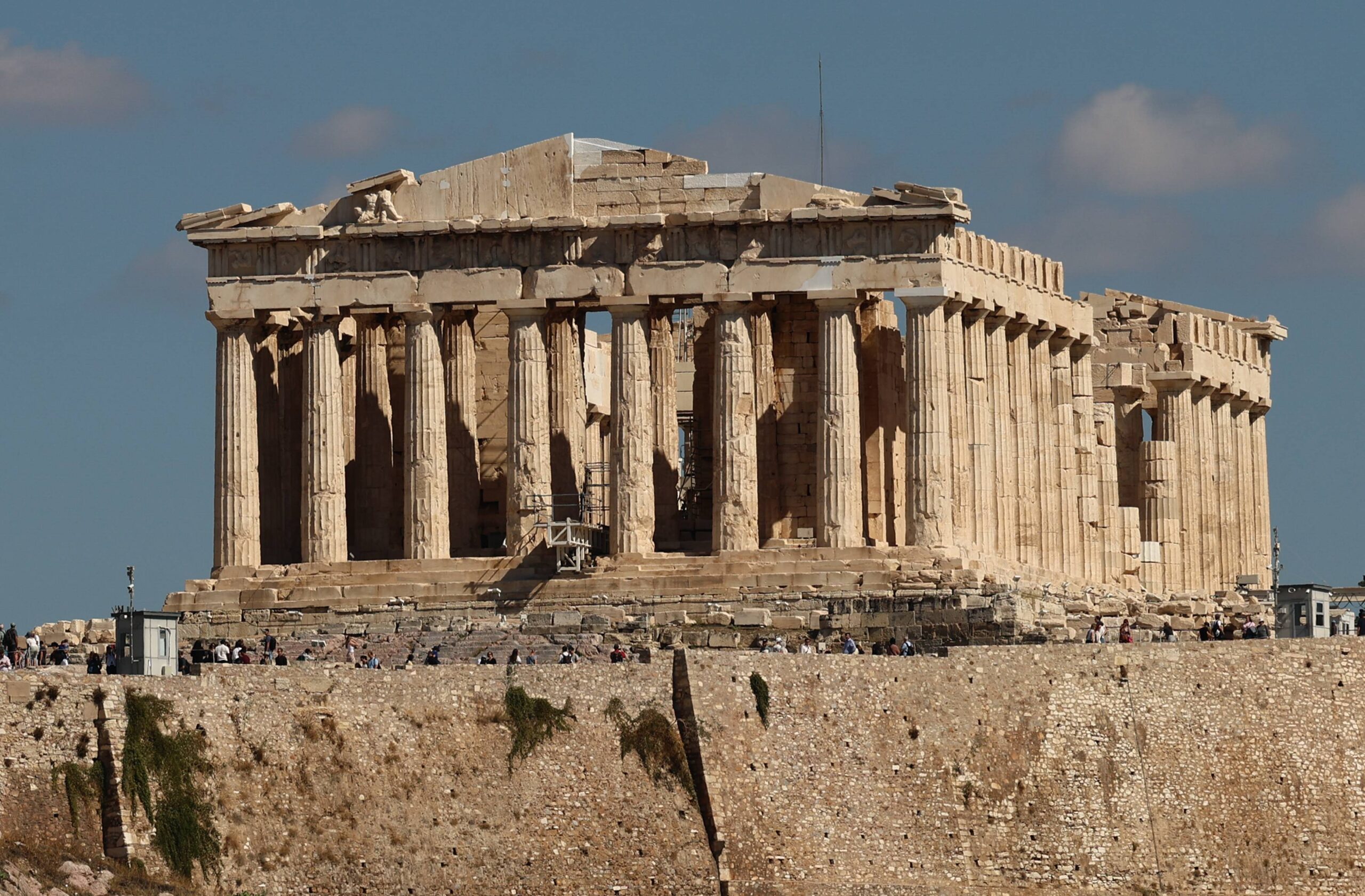 Ακρόπολη: Αφαίρεση σκαλωσιών 15 χρόνια μετά την εγκατάστασή τους
