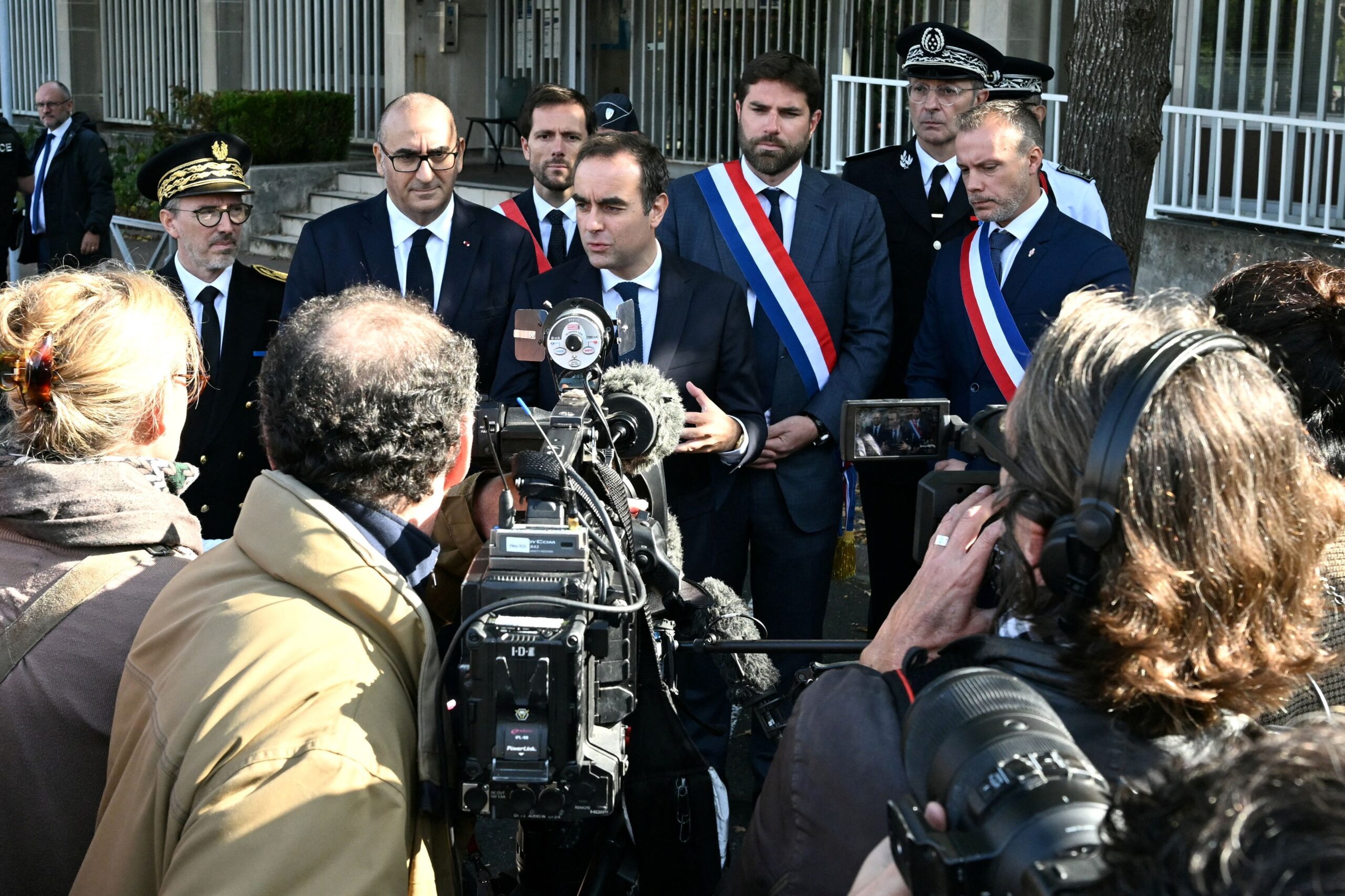 Γαλλία: Νέα σύνθεση της κυβέρνησης Λεκορνί και οι προκλήσεις της επόμενης ημέρας