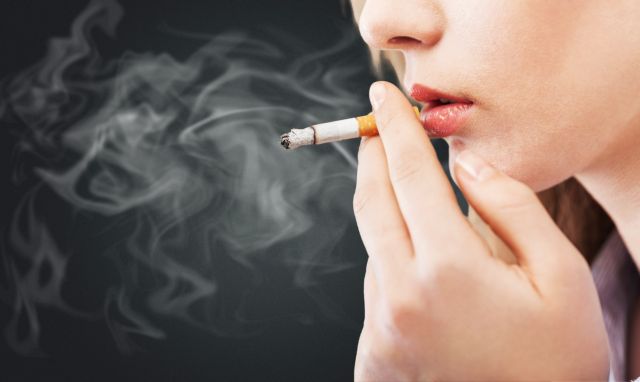 Έρχονται σημαντικές αυξήσεις στις τιμές των τσιγάρων από την ΕΕ – Το κόστος μπορεί να ξεπεράσει τα 7 ευρώ ανά πακέτο