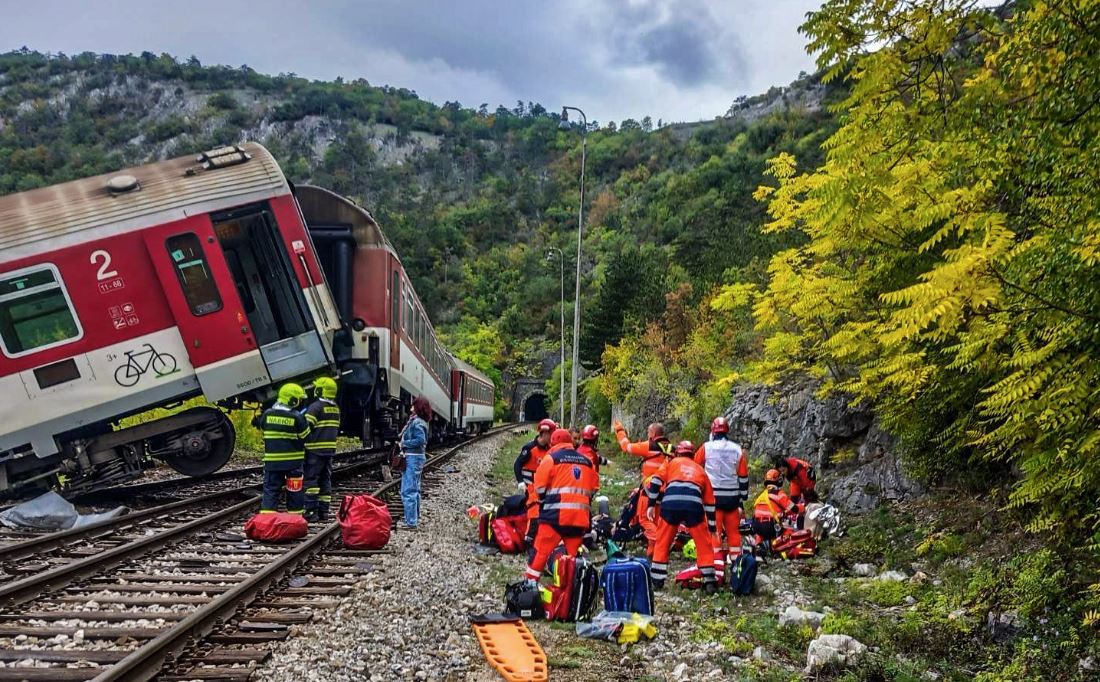 Σλοβακία: Τρομακτικός ήχος από τη σύγκρουση δύο τρένων