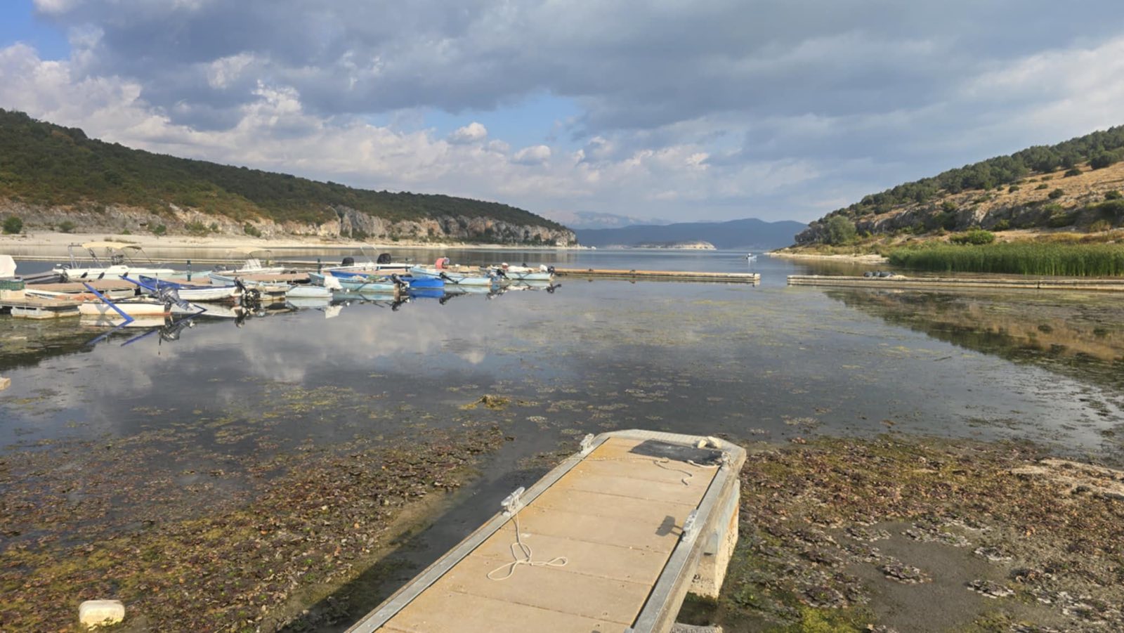 Ψαράδες χωρίς νερό στις Πρέσπες λόγω της ξηρασίας