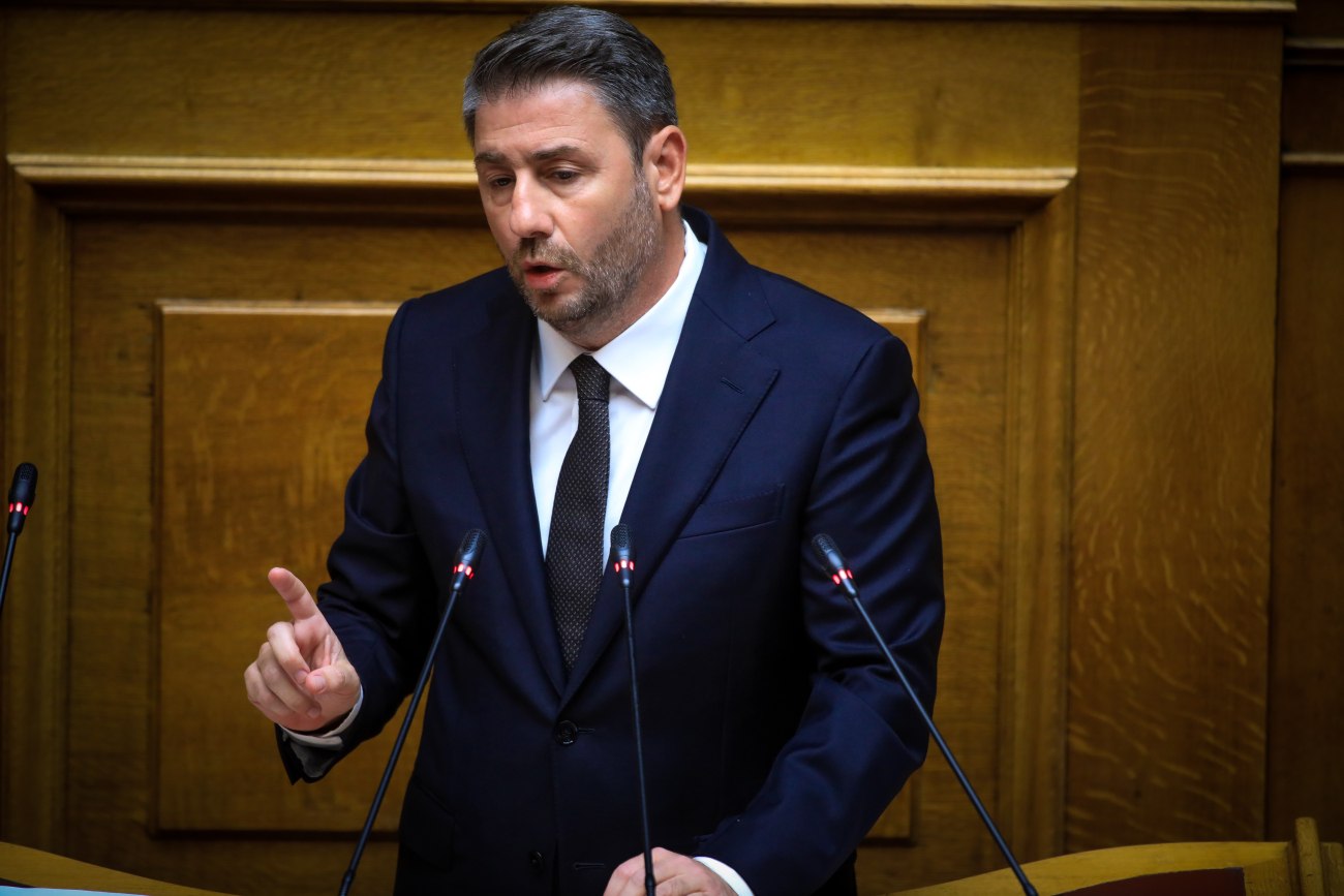 Τροπολογία του ΠΑΣΟΚ για τις συλλογικές συμβάσεις: Αιτήματα για κατώτατο μισθό και διαιτησία
