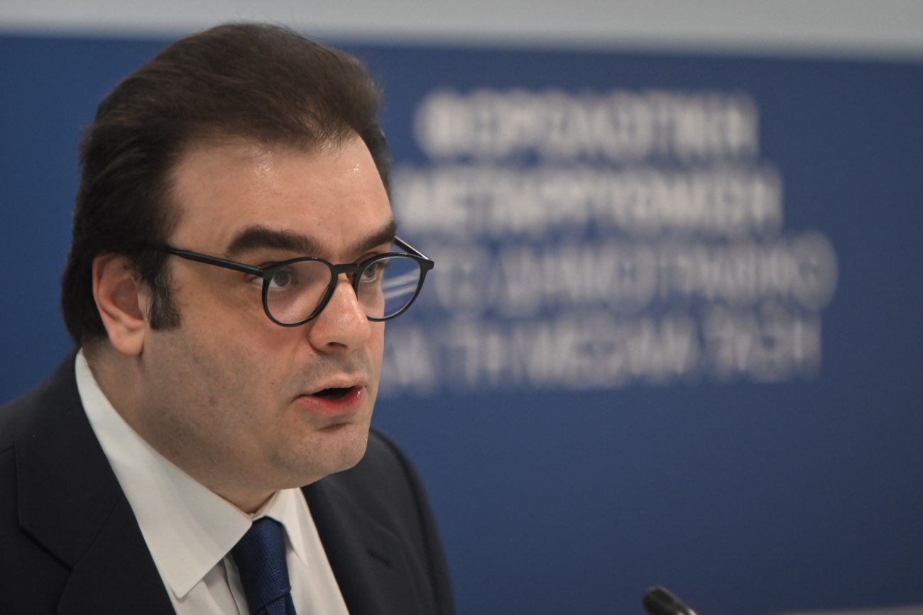 Ρυθμός ανάπτυξης στο 2,4% και πληθωρισμός στο 2,2% το 2026: Η δήλωση του Πιερρακάκη για τη δημοσιονομική σταθερότητα και το χρέος