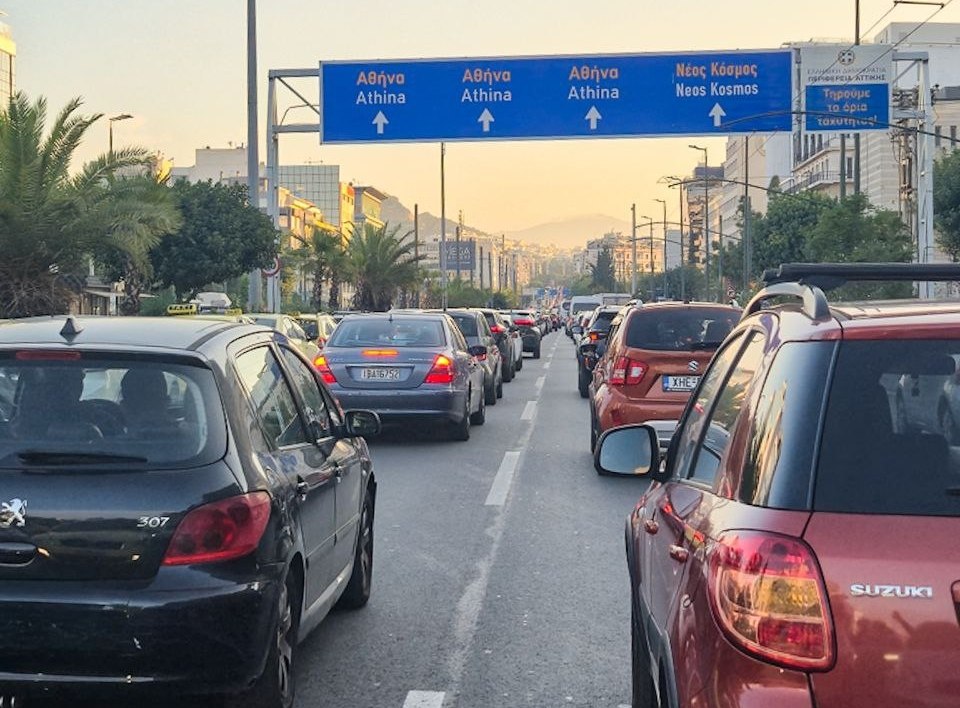 Αυξημένη κυκλοφορία στους δρόμους λόγω απεργίας – Ουρές χιλιομέτρων σε Κηφισό και κεντρικές λεωφόρους
