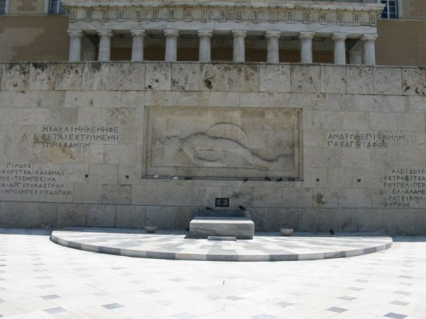 Μνημείο Αγνώστου Στρατιώτη: Η ιστορία και οι προκλήσεις της σύγχρονης εποχής