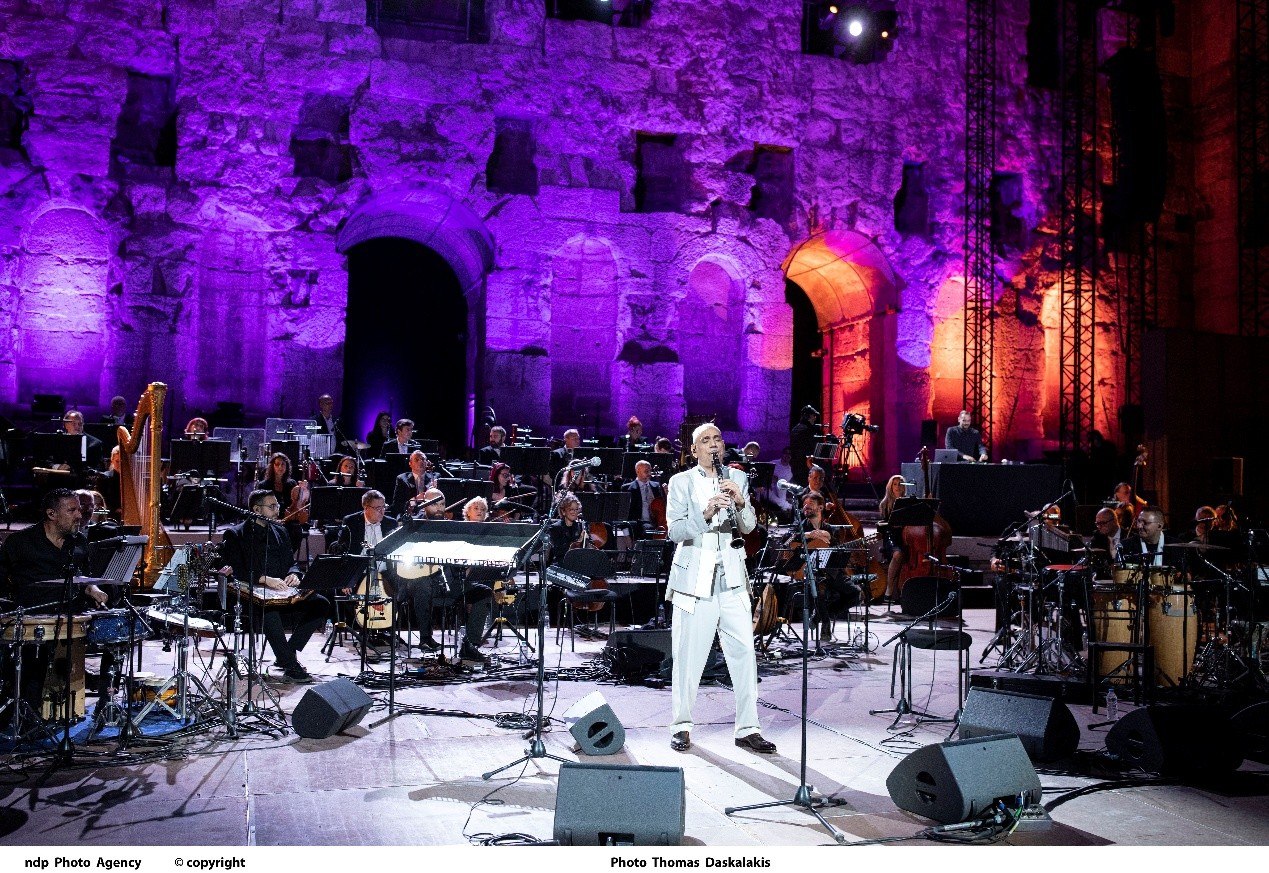 Μουσική υπό το φως της Ακρόπολης: η μαγευτική βραδιά του Θανάση Βασιλόπουλου