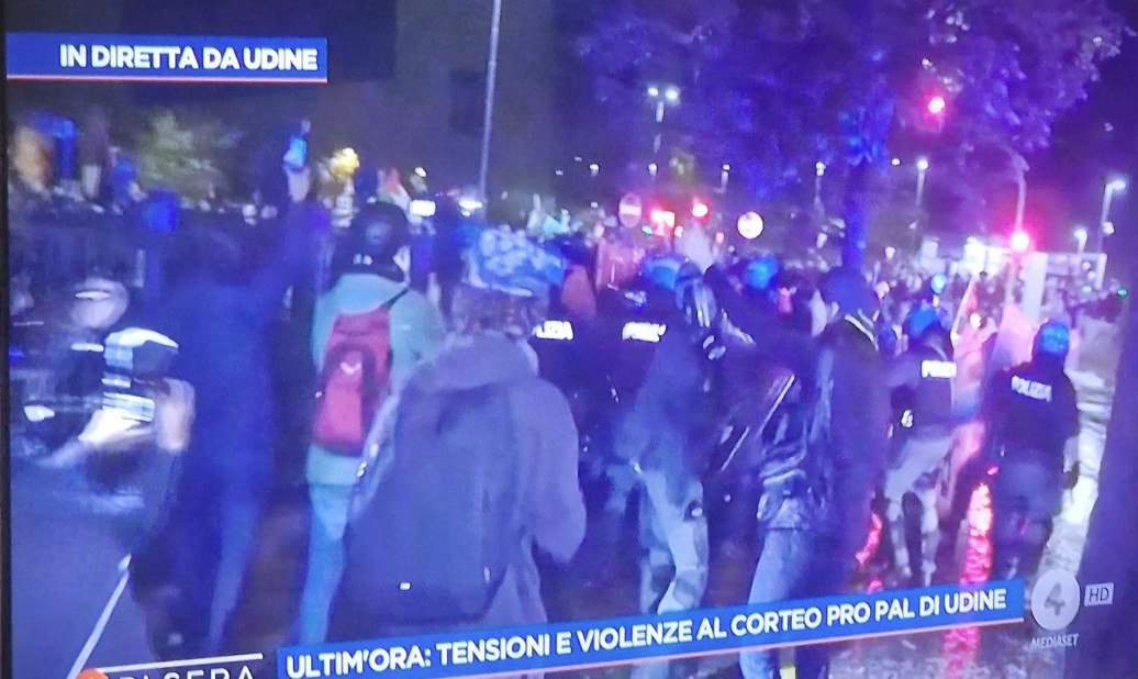 Ούντινε: Επεισόδια μεταξύ διαδηλωτών και αστυνομίας στο περιθώριο του αγώνα Ιταλίας – Ισραήλ