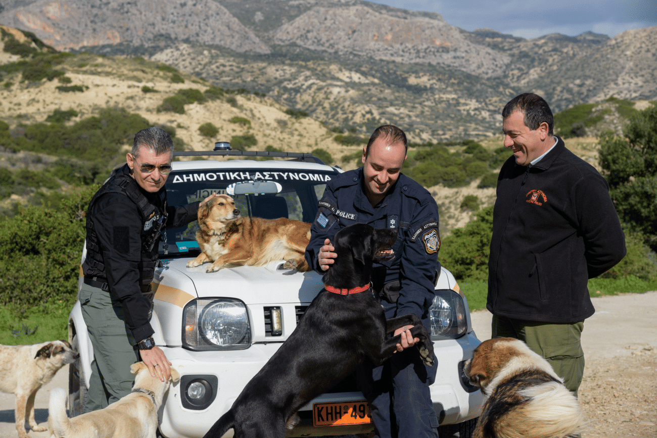 Η δημοτική αστυνομία Ιεράπετρας που αλλάζει τη ζωή των ζώων