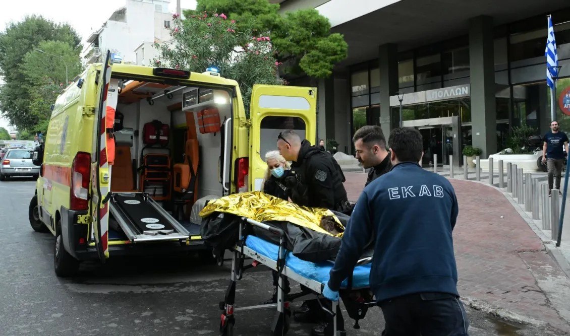 Μυστήριο γύρω από την πτώση του 44χρονου από τον πύργο Απόλλων: Ακούσαμε ένα μπαμ, νομίζαμε ότι έγινε έκρηξη
