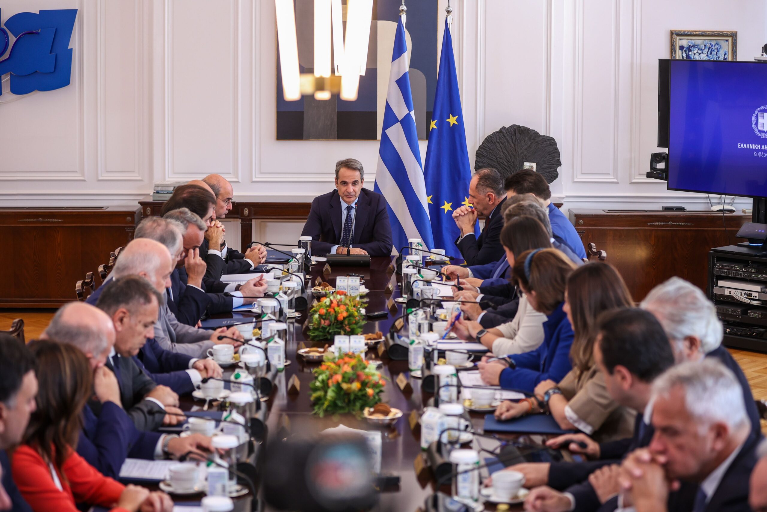 Η κυβέρνηση από το μνημείο του άγνωστου στρατιώτη έως την εξεταστική του ΟΠΕΚΕΠΕ: Ένας δρόμος γεμάτος διαφθορά