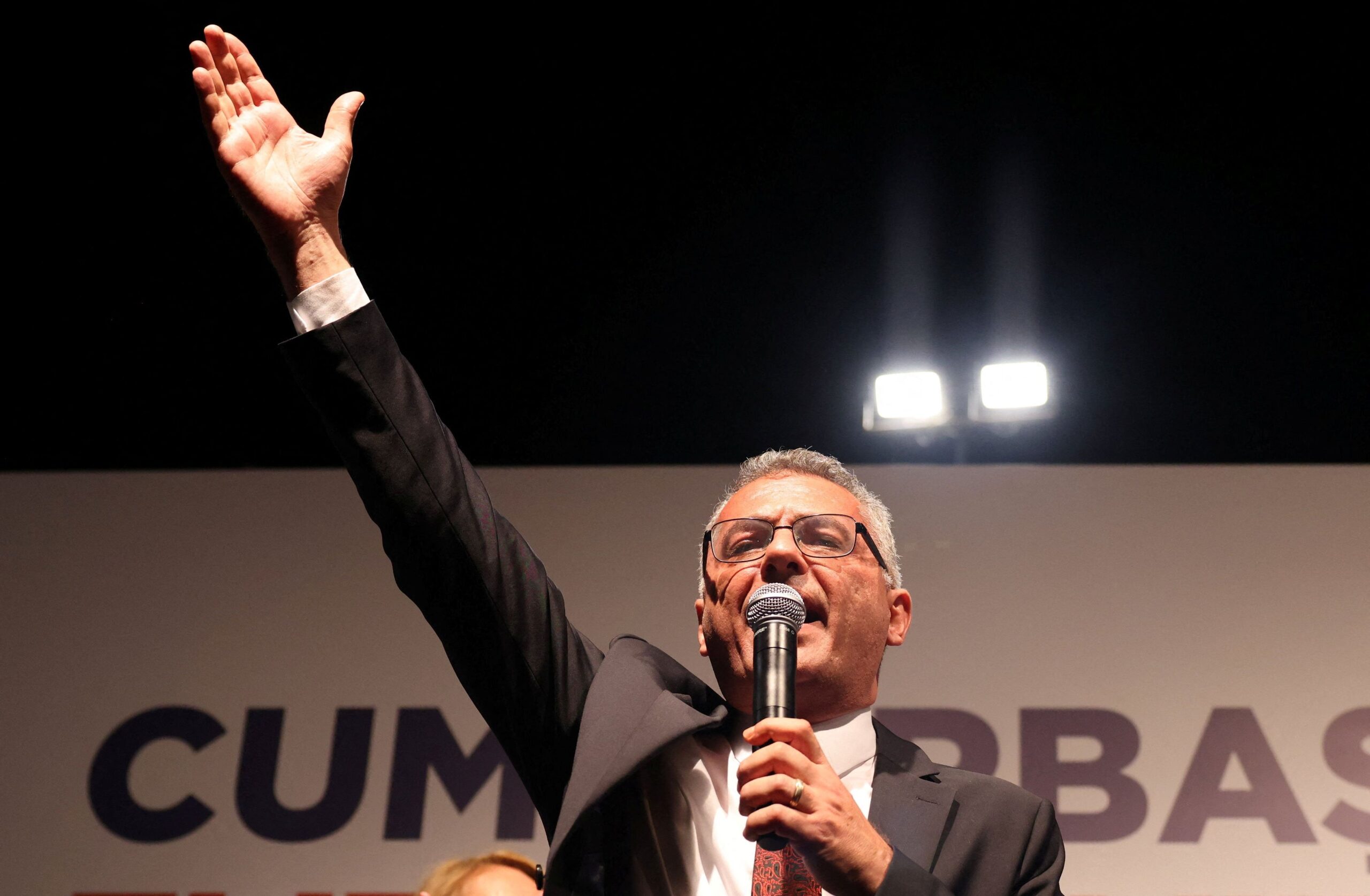 Κυπριακό: Θετικές προοπτικές για ΠΑΣΟΚ και ΣΥΡΙΖΑ μετά την εκλογή Ερχιουρμάν