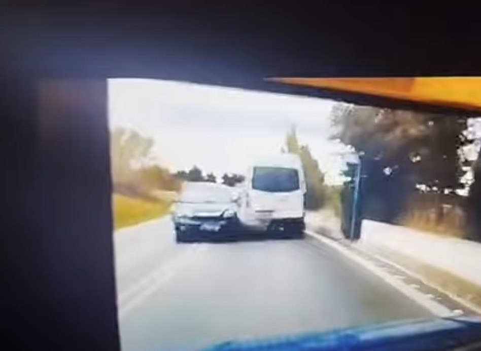 Θεσσαλονίκη: Σφοδρή σύγκρουση οχημάτων αποτυπωμένη σε βίντεο