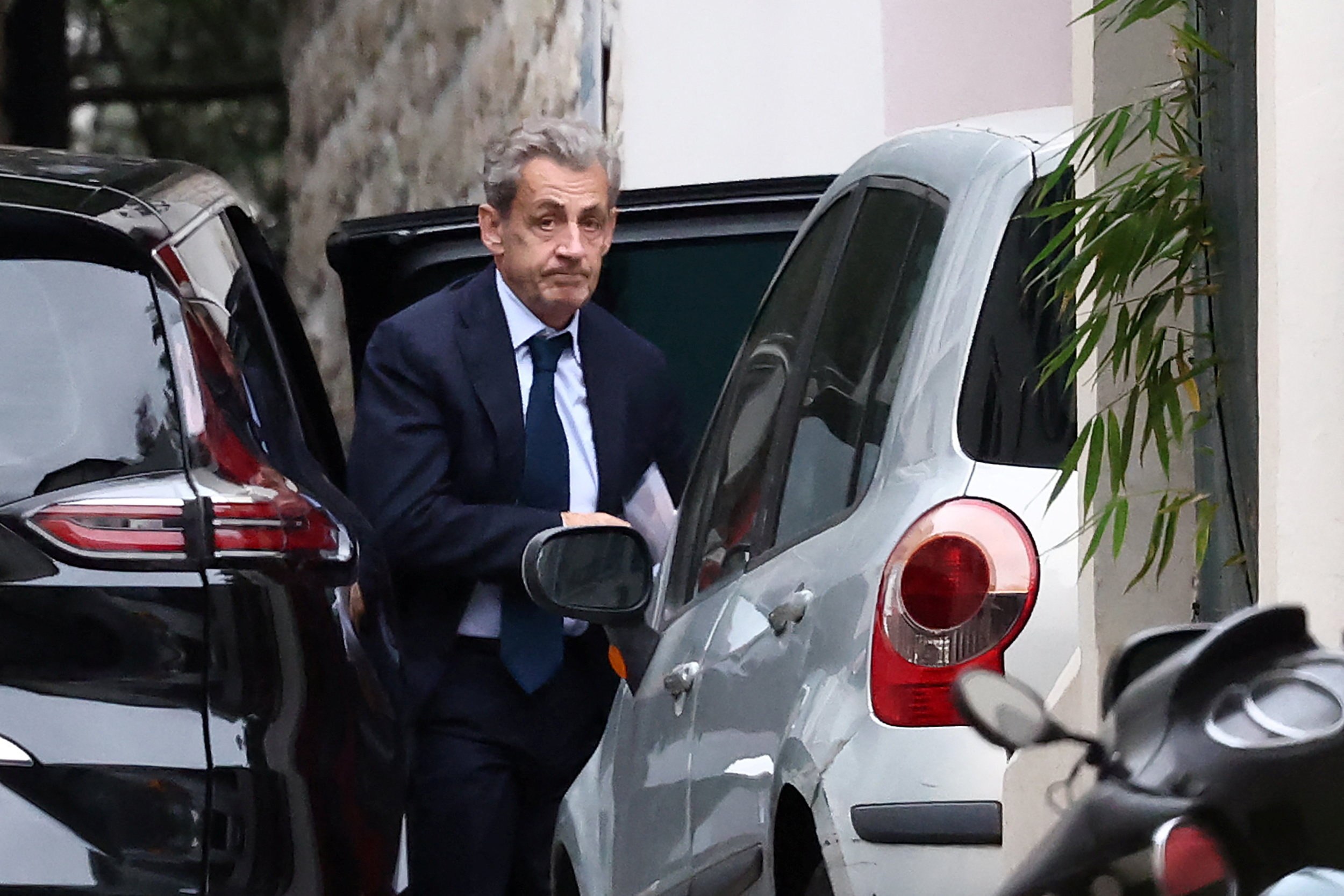 Σαρκοζί: Ήρθε η ώρα της φυλάκισης – Δεν φοβάμαι, θα κρατήσω ψηλά το κεφάλι μου