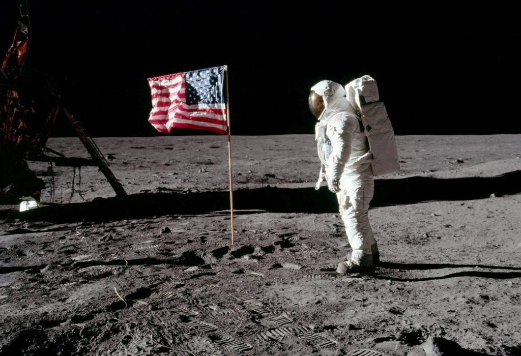 Η NASA εξετάζει εναλλακτικές συνεργασίες καθώς η SpaceX καθυστερεί την αποστολή στη Σελήνη