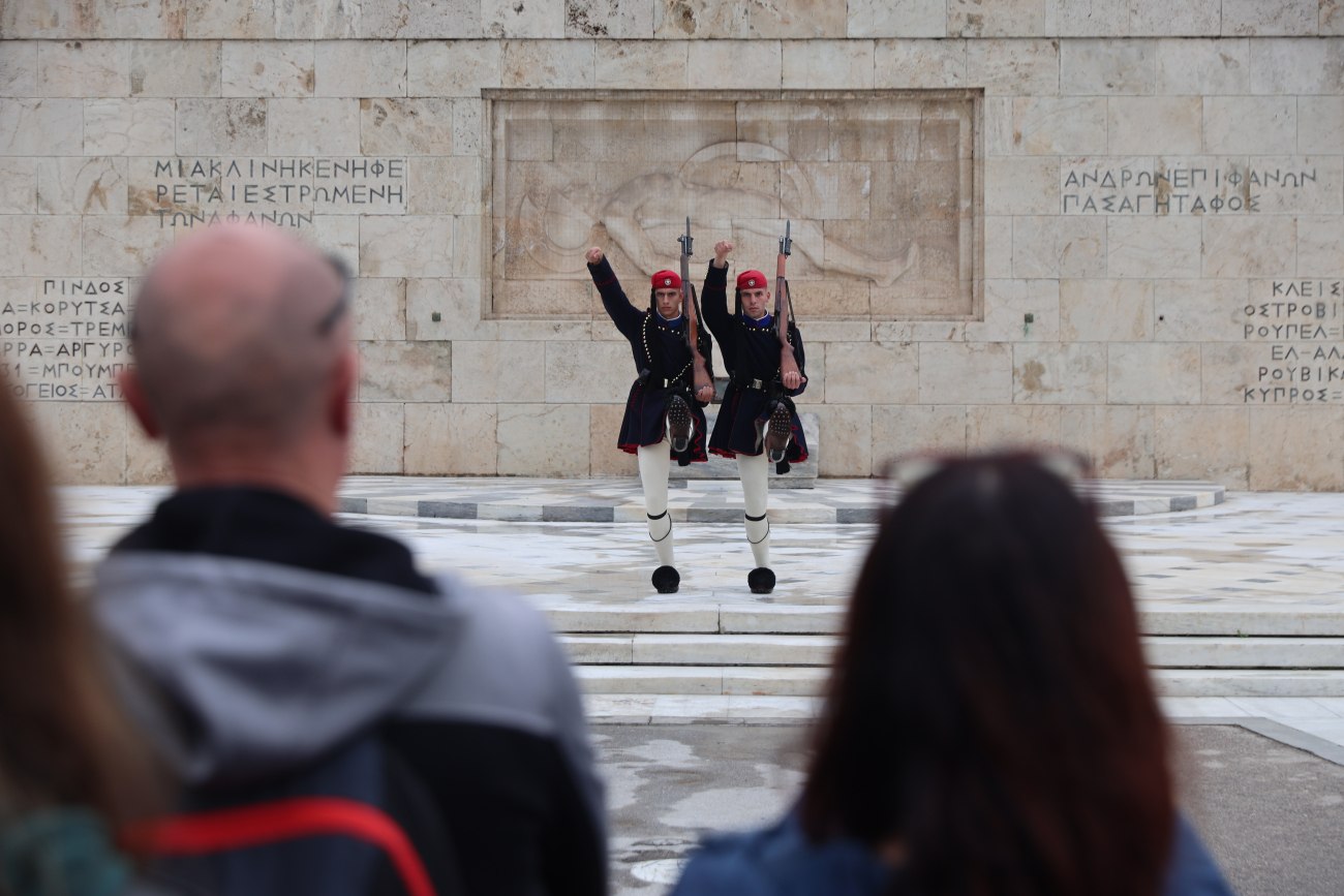 Η τροπολογία για το μνημείο του Αγνώστου Στρατιώτη και οι αντιδράσεις που προκαλεί
