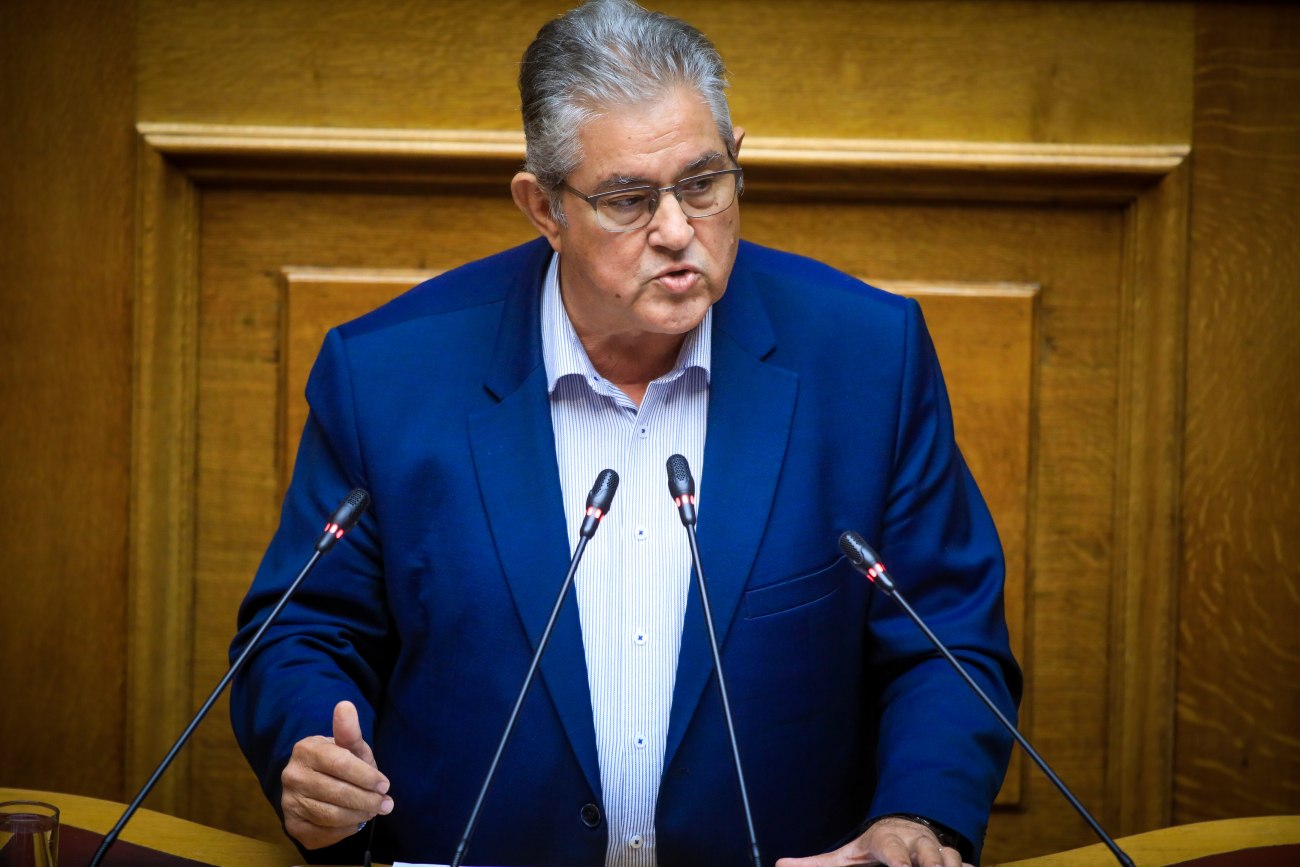Κουτσούμπας: Η κυβέρνηση προσβάλλει το μνημείο του Άγνωστου Στρατιώτη
