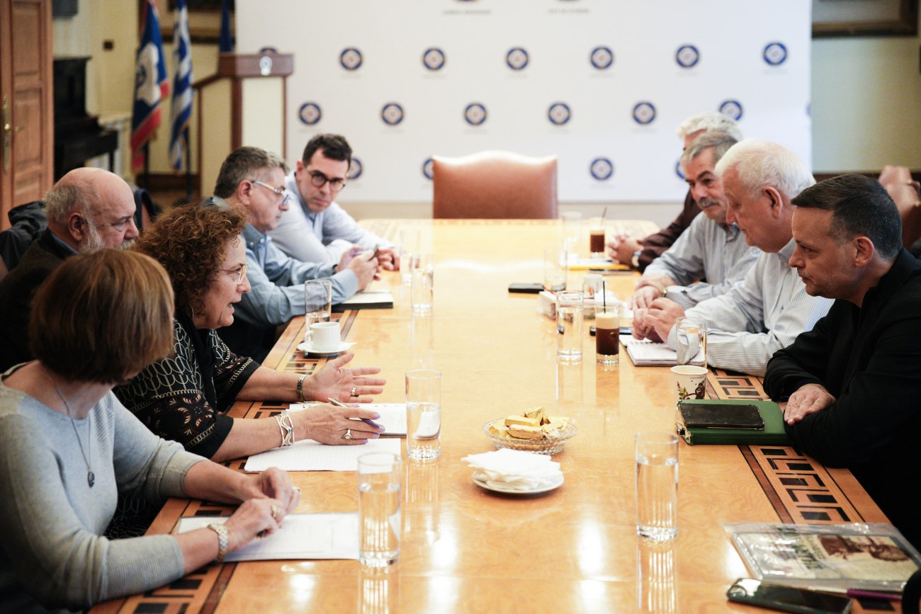 Τιμή στον Μανώλη Γλέζο από την Αθήνα