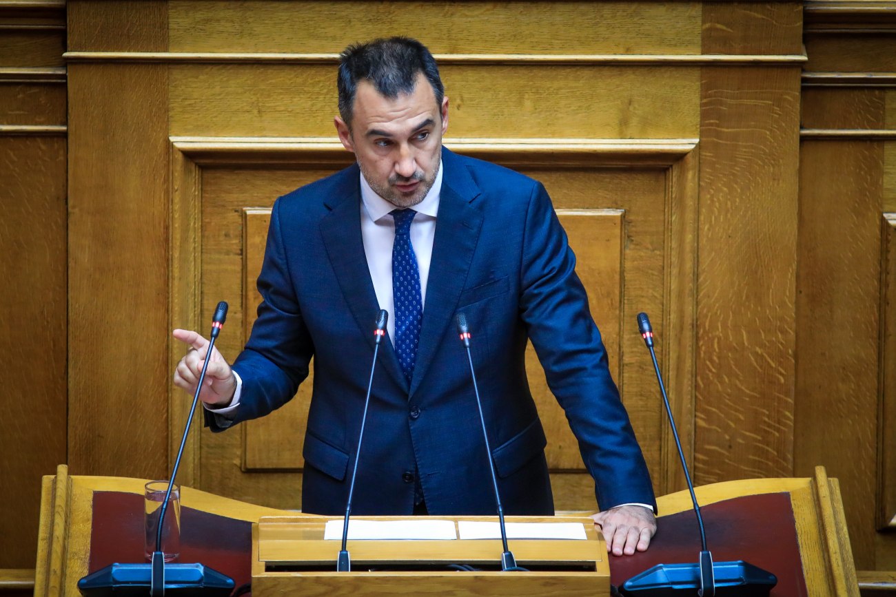 Αλ. Χαρίτσης: Οι δημόσιοι χώροι ανήκουν στους πολίτες, όχι στην εξουσία – Η τροπολογία αποδεικνύει φόβο