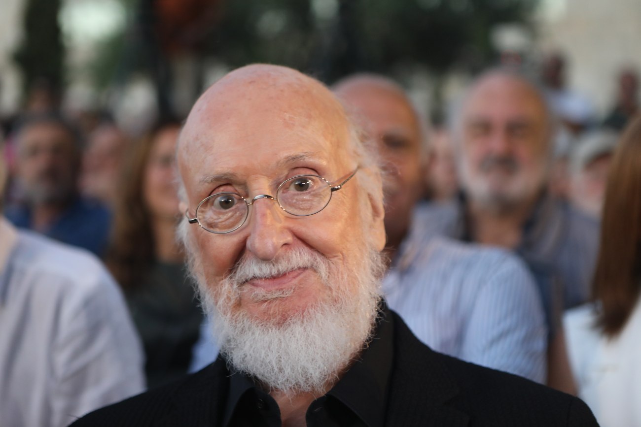 Διονύσης Σαββόπουλος: Ο πολιτικός κόσμος αποχαιρετά τον Νιόνιο του ελληνικού τραγουδιού