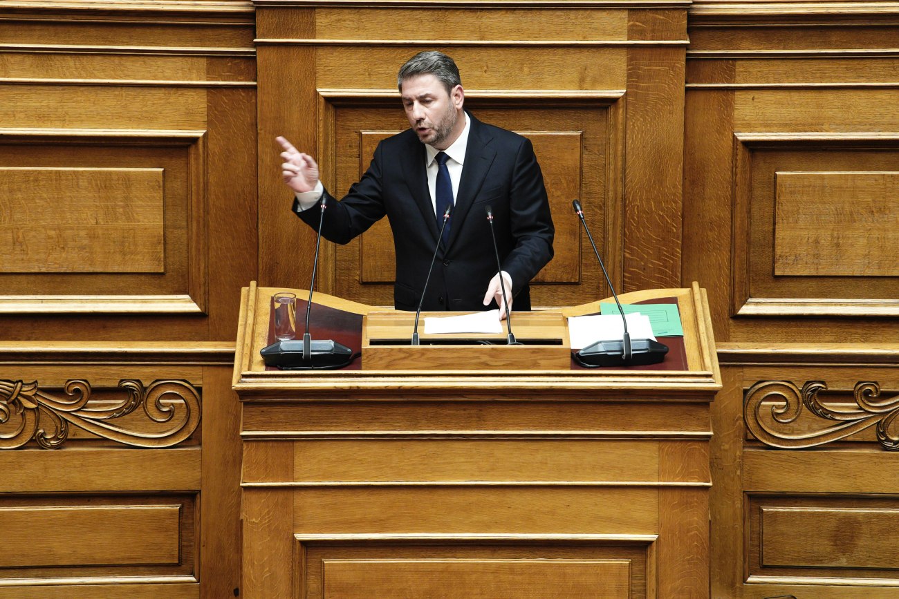Ο Νίκος Ανδρουλάκης και οι πολιτικές προκλήσεις γύρω από το μνημείο του Άγνωστου Στρατιώτη