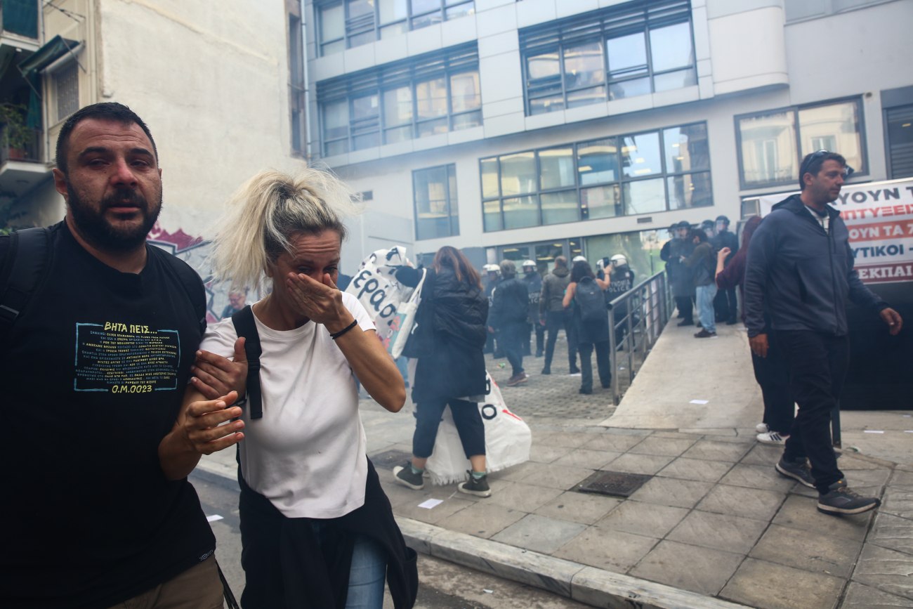Συριζα: Αποτροπή της κυβέρνησης με βία κατά γονιών και εκπαιδευτικών