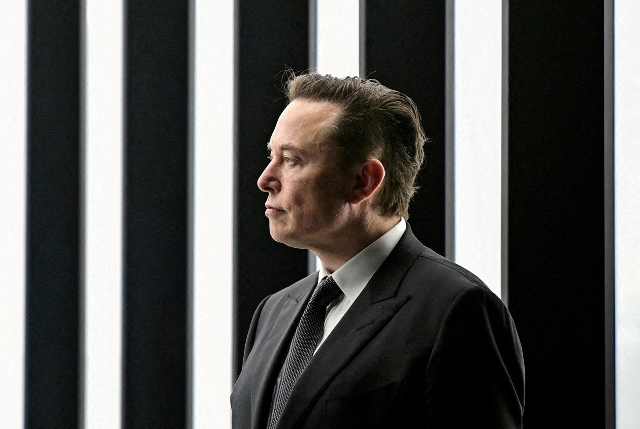 Ο Έλον Μασκ ζητά τη στήριξη των μετόχων της Tesla για την αμοιβή του 1 τρισ. δολαρίων