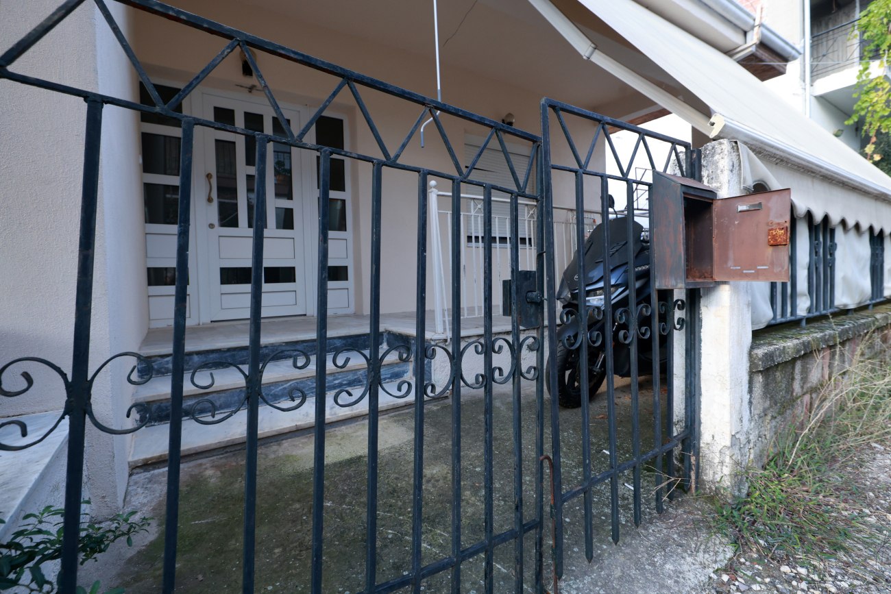 Τρίκαλα: Απολογείται σήμερα ο 18χρονος για τη μητροκτονία της 54χρονης μητέρας του