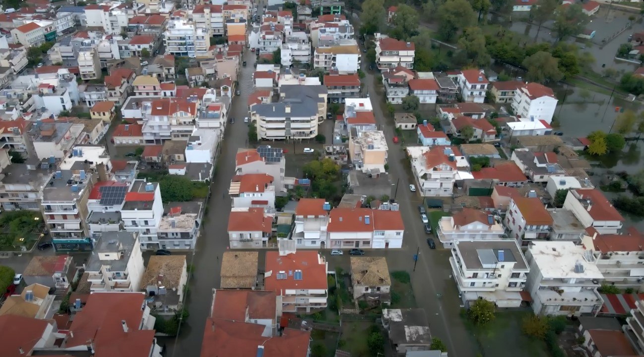 Μεσολόγγι: Σοβαρά τραυματίας δημοτικός υπάλληλος από επίθεση κατά την αντιμετώπιση πλημμυρών