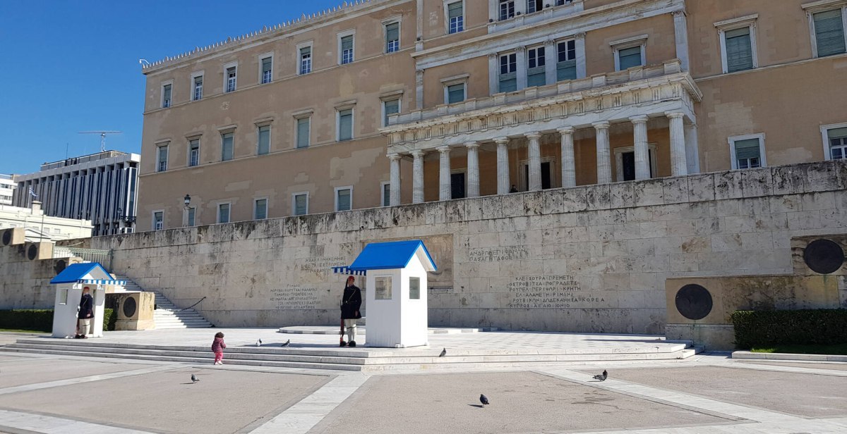Ανακοίνωση του υπουργείου Άμυνας για τον Άγνωστο Στρατιώτη: Δεν θα επιτραπεί η υποβάθμιση του μνημείου