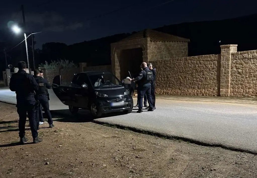 Ειδική επιχείρηση τροχαίας σε Μάνδρα και Αγία Βαρβάρα: πέντε συλλήψεις