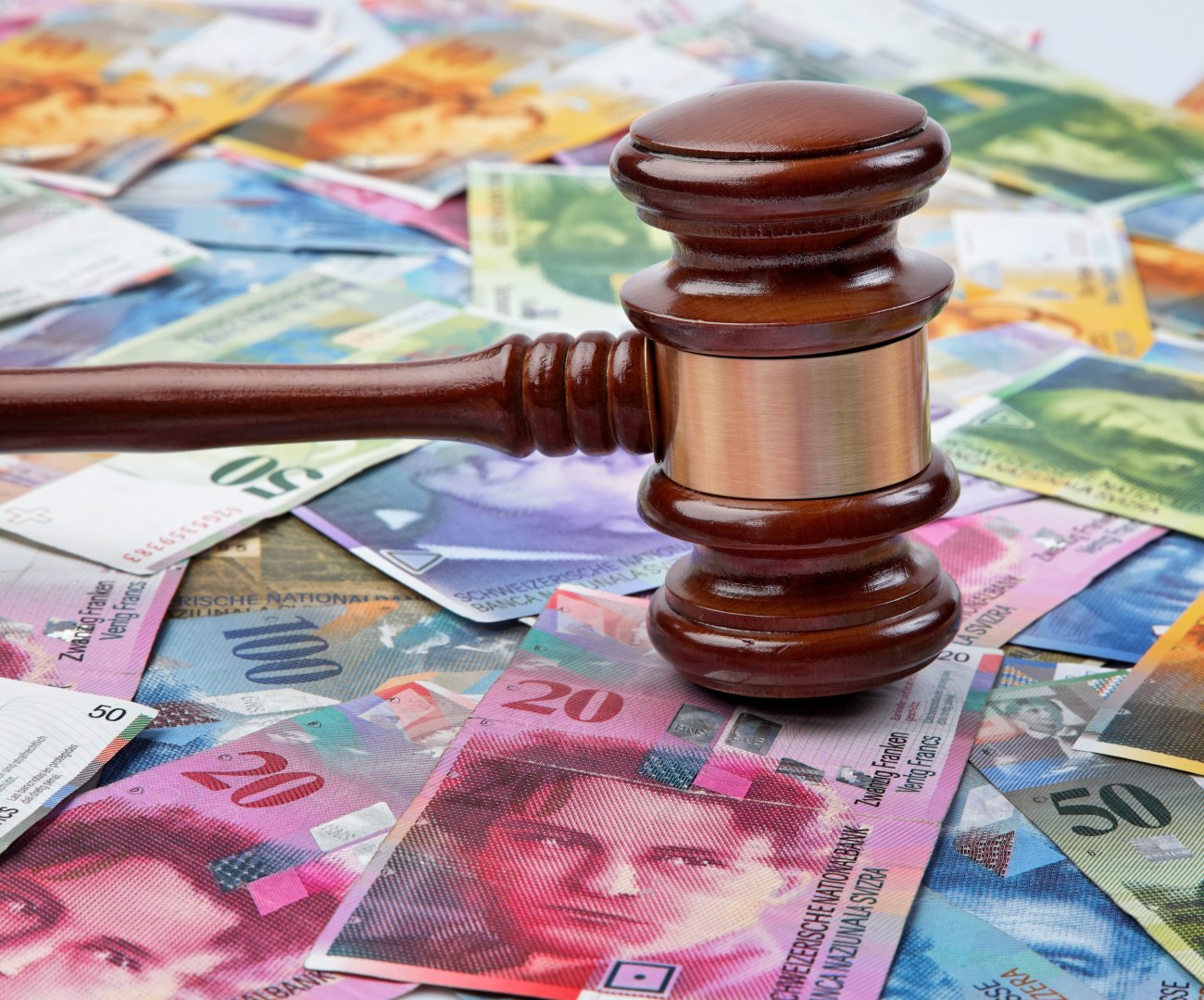 Κρίσιμη δίκη για τα δάνεια σε ελβετικό φράγκο: Σημαντικές εξελίξεις στις 5 Δεκεμβρίου