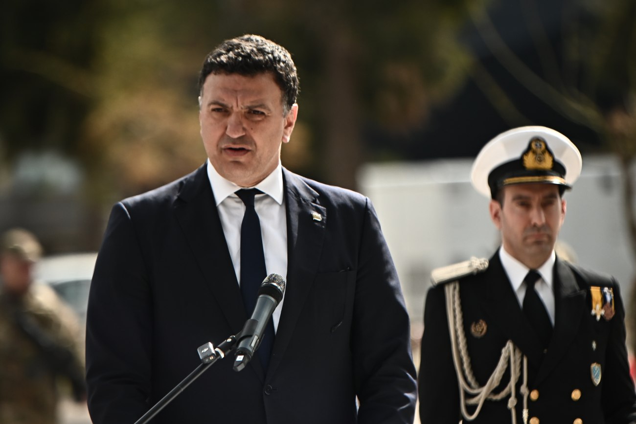 Κικίλιας: Το ζήτημα των Τεμπών δεν θα ξεχαστεί ούτε θα κουκουλωθεί, τοξικότητα στη συζήτηση για τον Άγνωστο Στρατιώτη