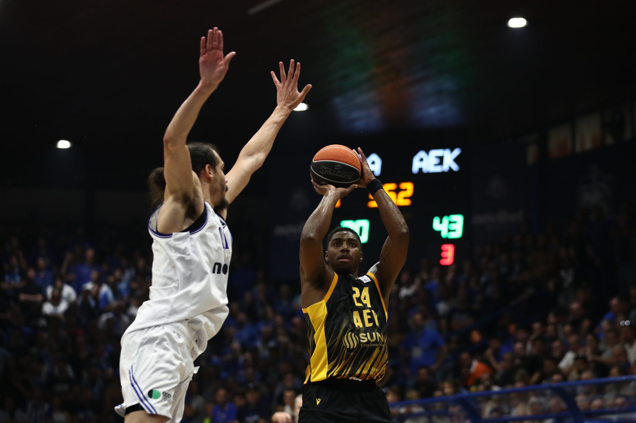 ΑΕΚ – Ηρακλής 82-61: Η Ένωση κυριάρχησε με Λεκαβίτσιους και Μπάρτλεϊ