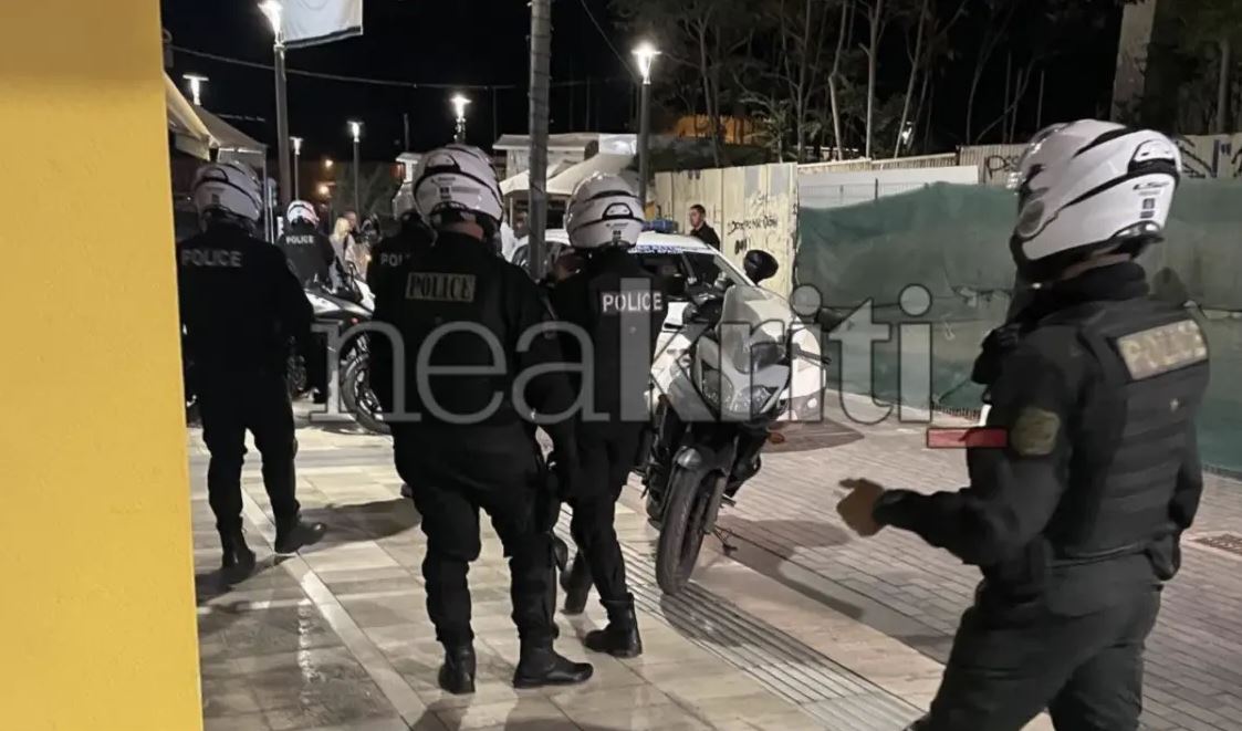 Επίθεση με αυγά και αντικείμενα κατά του Μάκη Βορίδη στο Ηράκλειο της Κρήτης