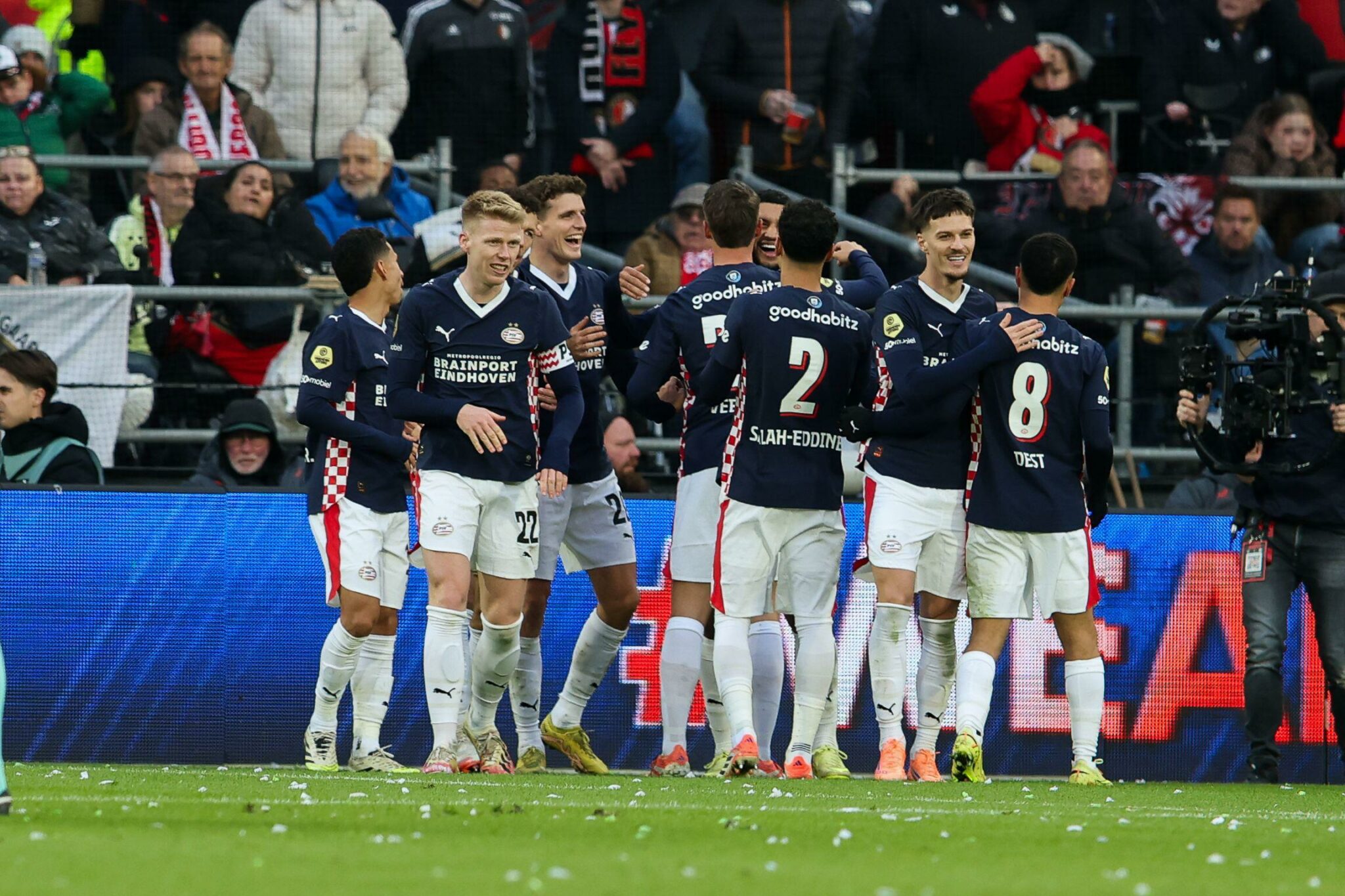 Φέγενορντ – Αϊντχόφεν 2-3: Η PSV κατακτά το ντέρμπι λίγο πριν από το ματς στο Καραϊσκάκη