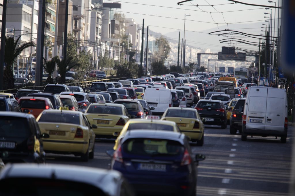 Λήγει η προθεσμία για τα τέλη κυκλοφορίας: Ποιοι κινδυνεύουν με διπλάσιο πρόστιμο